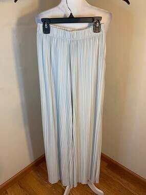 Lock & Lock Gray Pleated Pants size S - M